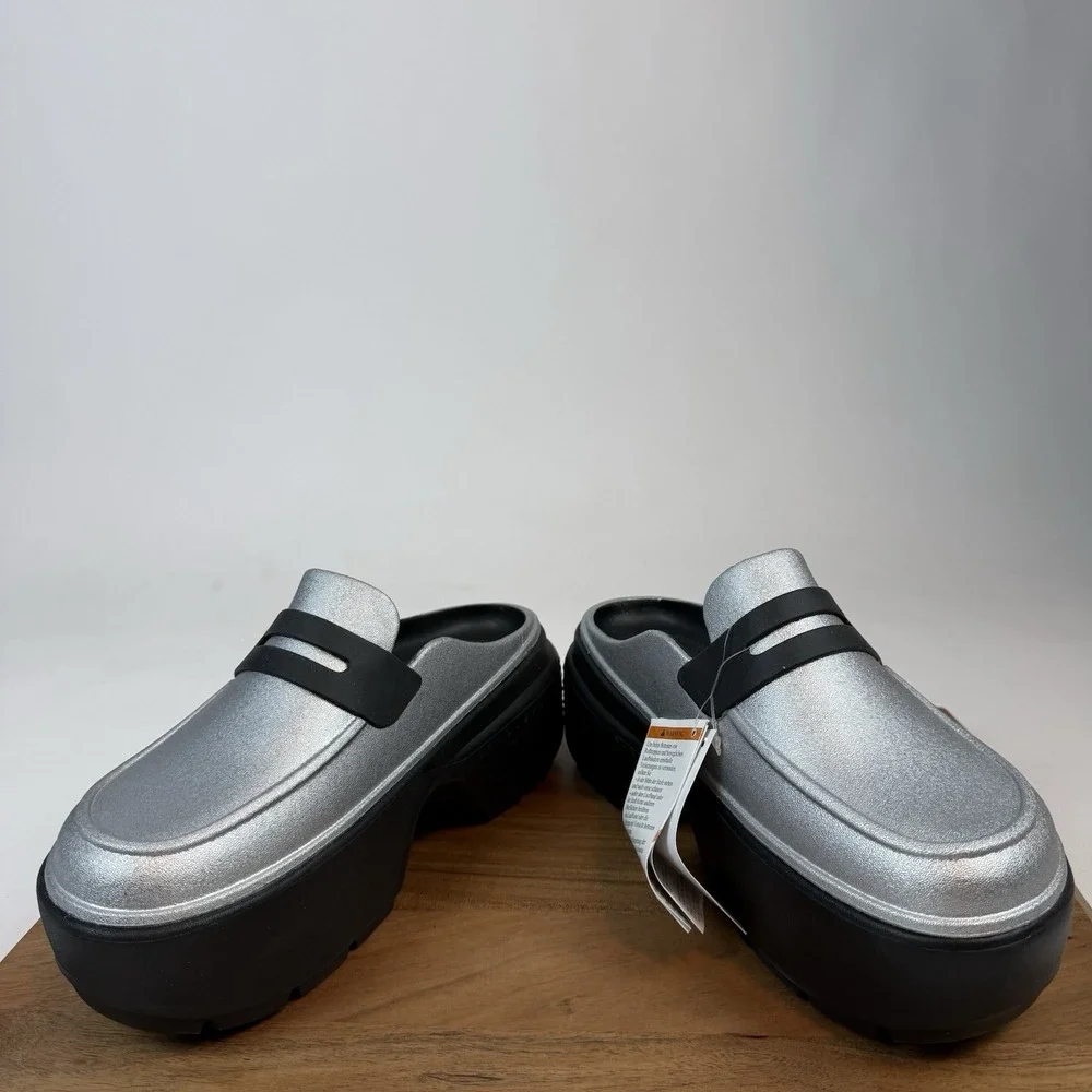 NWT New Crocs Stomp Metallic Silver Comfort Platform Penny Loafers Size 9‎ M